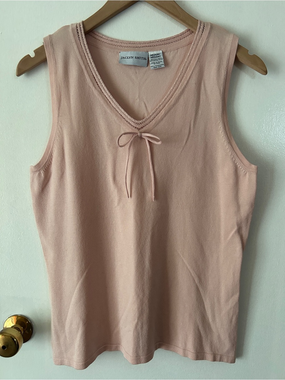 Sleeveless Crotchet V-Neck Knit Tank in Light Pink